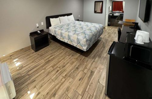 Englewood South Hotel | Motel 6 Englewood, FL