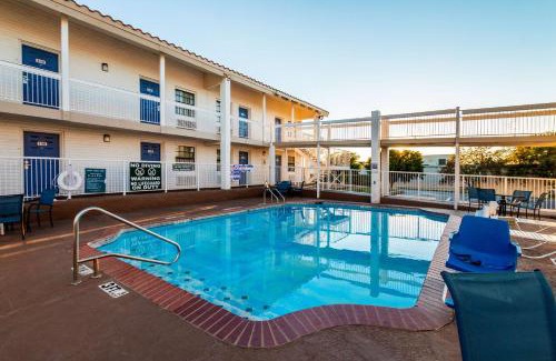 Euless Hotel | Motel 6-Euless, TX - DFW West