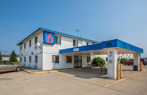 Fargo Hotel | Motel 6-Fargo, ND - South