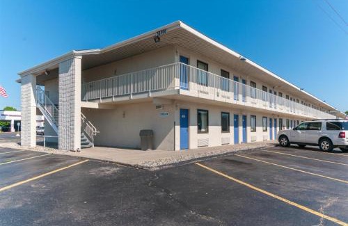 Farmington Hills Hotel | Motel 6-Farmington Hills, MI - Northwest - Farmington Hills
