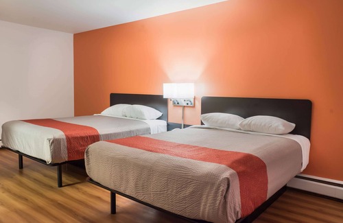 Fort St. John Hotel | Motel 6 Fort St. John, BC