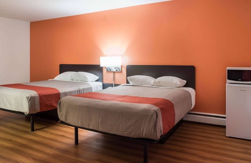Fort St. John Hotel | Motel 6 Fort St. John, BC