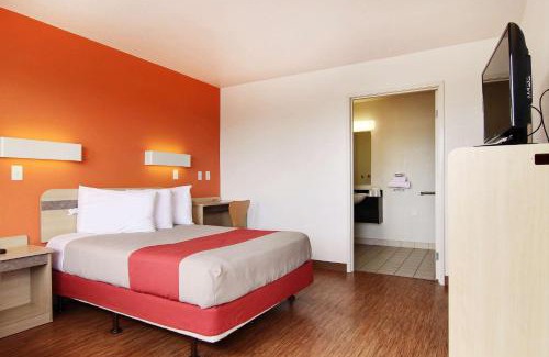 Fort Stockton Hotel | Motel 6-Fort Stockton, TX