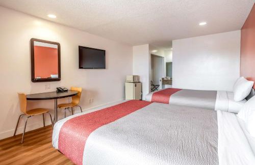 Harbor Hotel | Motel 6-Gardena, CA - South