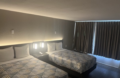 Glendale Hotel | Motel 6 Glendale, AZ