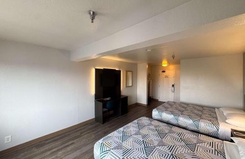 Glenview Hotel | Motel 6-Glenview, IL - Chicago North