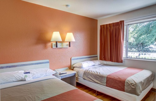 Grants Pass Hotel | Motel 6 Grants Pass, OR