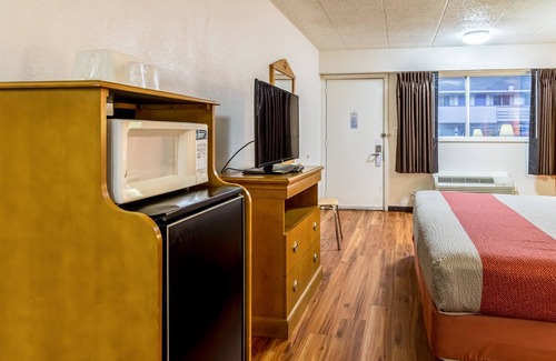 Grove City Hotel | Motel 6 Grove City, OH