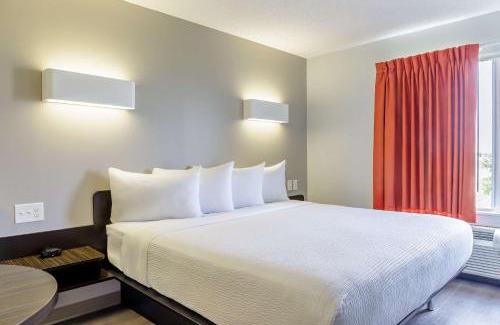 Headingley Hotel | Motel 6-Headingley, MB - Winnipeg West