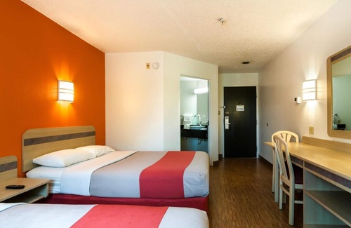 Joliet Hotel | Motel 6 Joliet, IL - Chicago - I-55