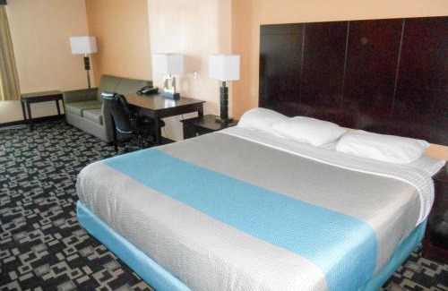 Joshua Hotel | Motel 6-Joshua, TX