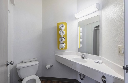 Junction City Hotel | Motel 6 Junction City, KS
