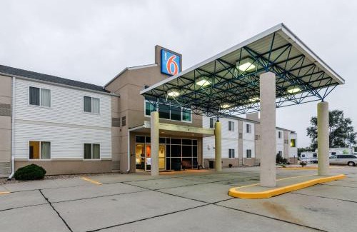 Kearney Hotel | Motel 6-Kearney, NE