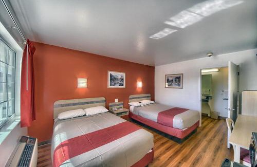 Kerrville Hotel | Motel 6-Kerrville, TX