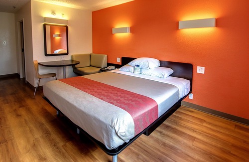 King of Prussia Hotel | Motel 6 King Of Prussia, PA - Philadelphia