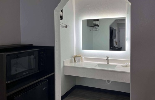 Lafayette Hotel | Motel 6 Lafayette, IN