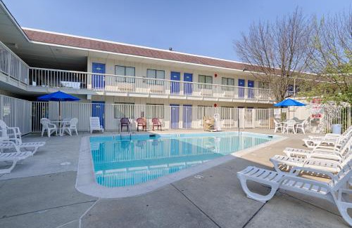 Maryland City Hotel | Motel 6-Laurel, DC - Washington Northeast