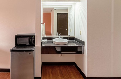 Lebanon Hotel | Motel 6 Lebanon, IN