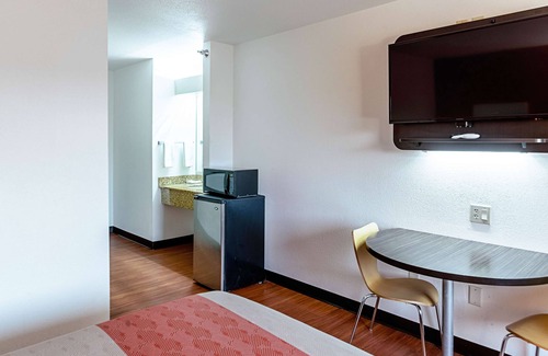 Lebanon Hotel | Motel 6 Lebanon, IN