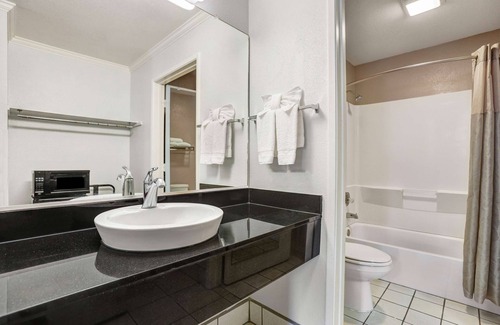Lodi Hotel | Motel 6 Lodi, CA