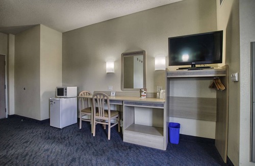 Westminster Hotel | Motel 6 London, ON - Ontario