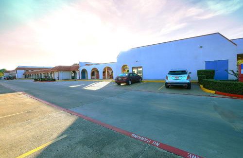 Longview Hotel | Motel 6-Longview, TX - North
