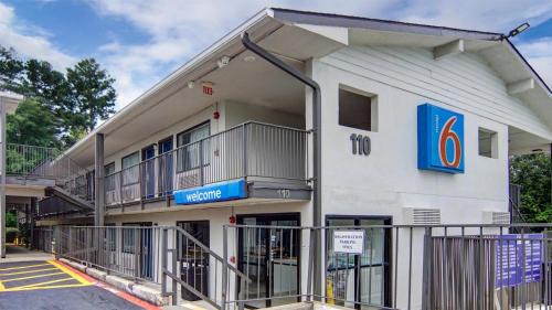 Longview Hotel | Motel 6-Longview, TX