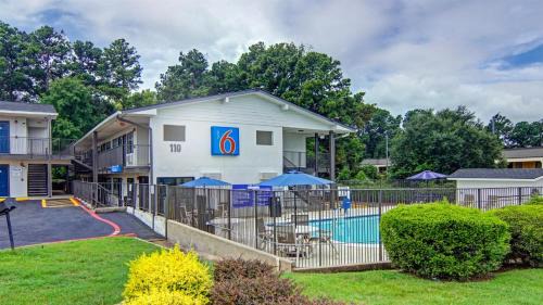 Longview Hotel | Motel 6-Longview, TX