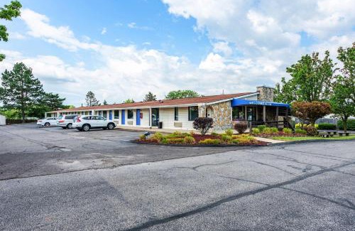 Mansfield Hotel | Motel 6-Mansfield, OH