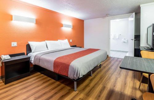 Mansfield Hotel | Motel 6-Mansfield, OH