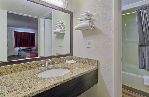 Maple Shade Hotel | Motel 6 Maple Shade Township, NJ - Philadelphia - Mt Laurel
