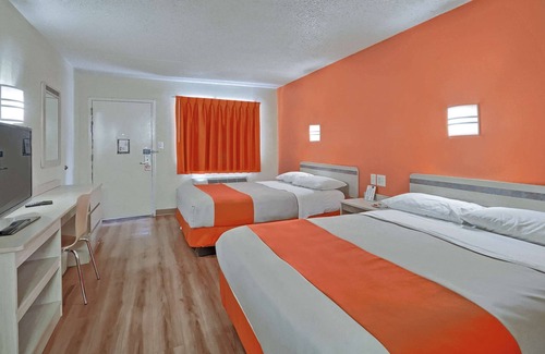 Maple Shade Hotel | Motel 6 Maple Shade Township, NJ - Philadelphia - Mt Laurel