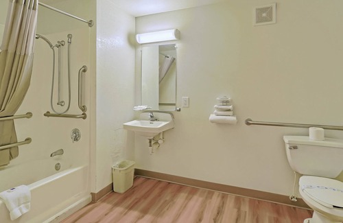 Maple Shade Hotel | Motel 6 Maple Shade Township, NJ - Philadelphia - Mt Laurel