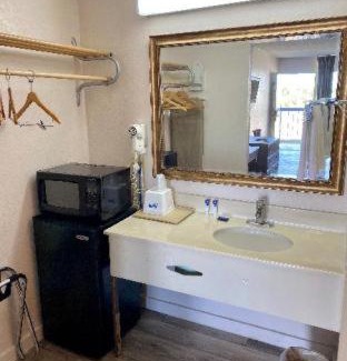 Marianna Hotel | Motel 6 Marianna, FL