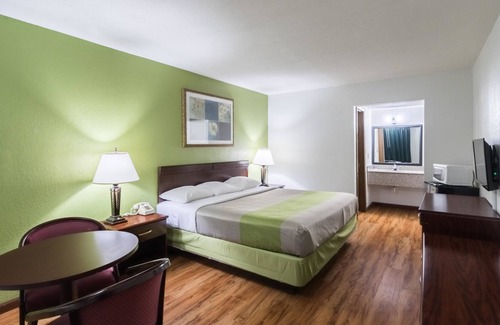 Mattoon Hotel | Motel 6 Mattoon, IL