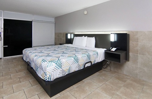 Mesquite Hotel | Motel 6 Mesquite, TX – Town East
