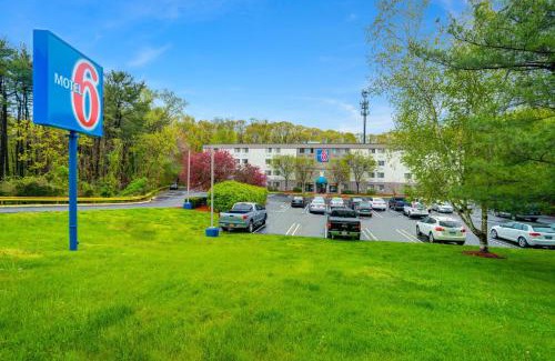Milford Hotel | Motel 6-Milford, CT