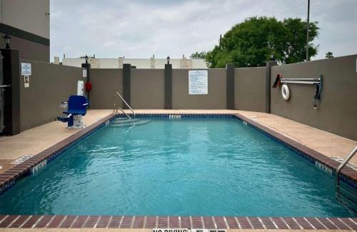 Mission Hotel | Motel 6-Mission, TX