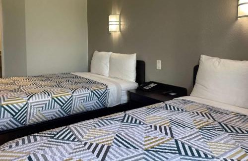 Mission Hotel | Motel 6-Mission, TX