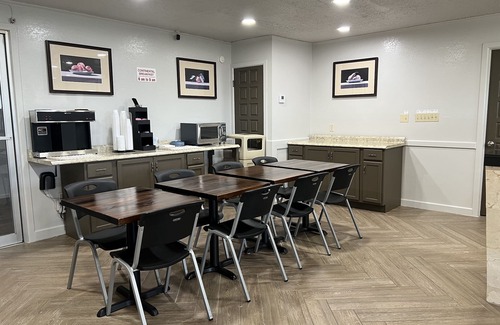New Boston Hotel | Motel 6 New Boston, TX