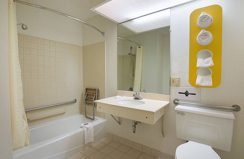 Newnan Hotel | Motel 6 Newnan, GA
