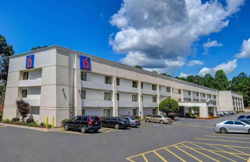Peachtree Corners Hotel | Motel 6-Norcross, GA
