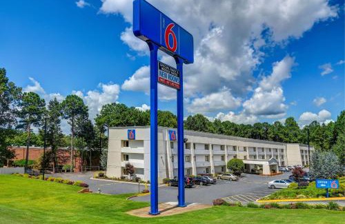 Peachtree Corners Hotel | Motel 6-Norcross, GA