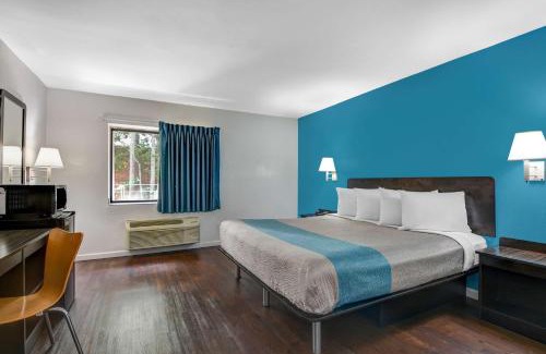 Peachtree Corners Hotel | Motel 6-Norcross, GA