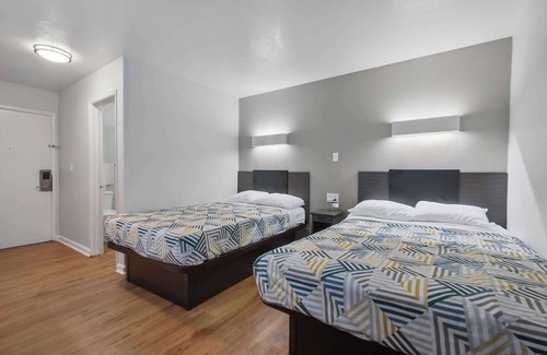 Normal Hotel | Motel 6 Normal, IL - Bloomington Area