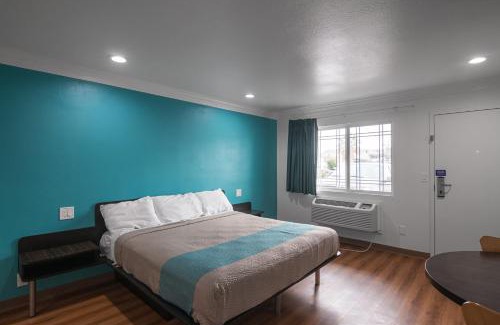 Norwalk Hotel | Motel 6-Norwalk, CA