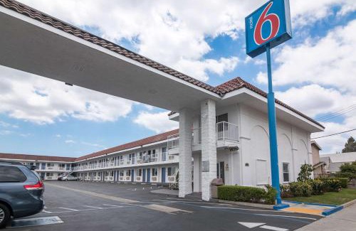 Norwalk Hotel | Motel 6-Norwalk, CA