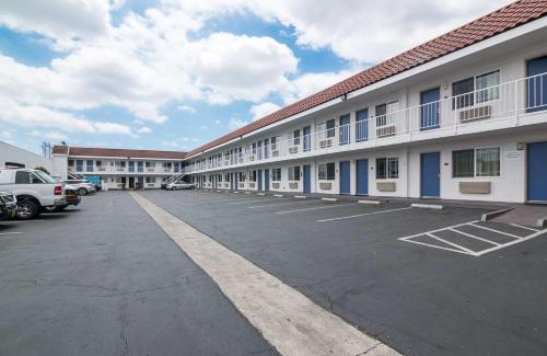 Norwalk Hotel | Motel 6-Norwalk, CA