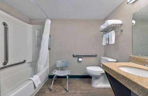 Oak Creek Hotel | Motel 6 Oak Creek, WI