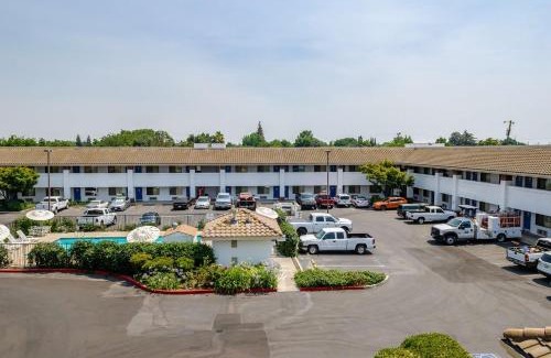 Oakdale Hotel | Motel 6 Oakdale, Ca